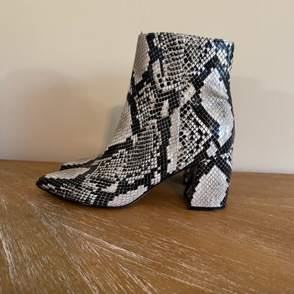 Marc Fisher Snakeskin Bootie Size 7.5 Pointed Toe Side Zip 3″ Heel Ankle Boot - Picture 2 of 10